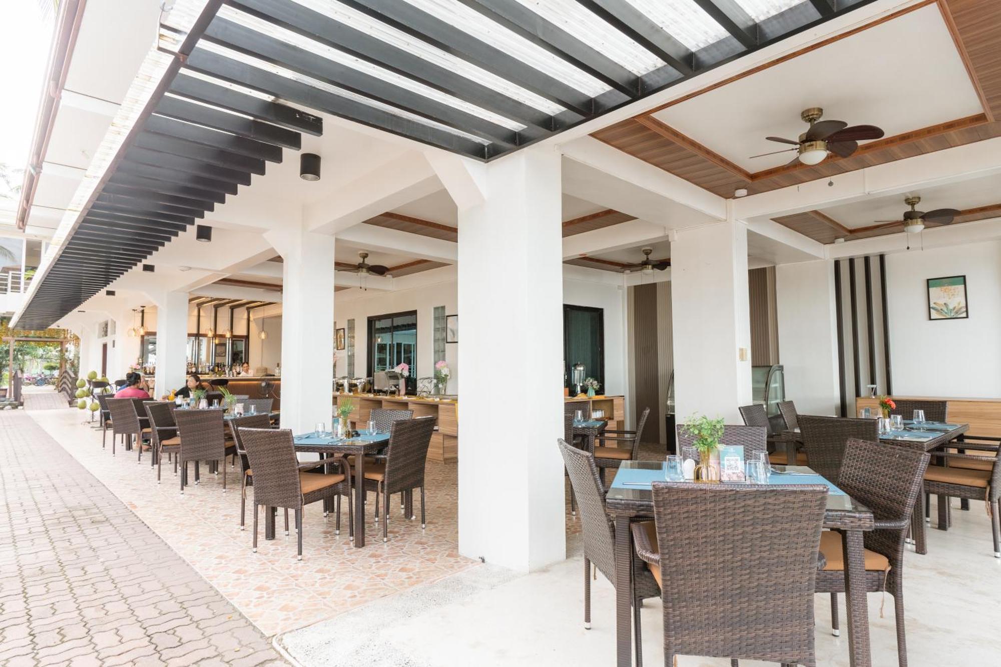Costa Palawan Resort Puerto Princesa Exterior foto